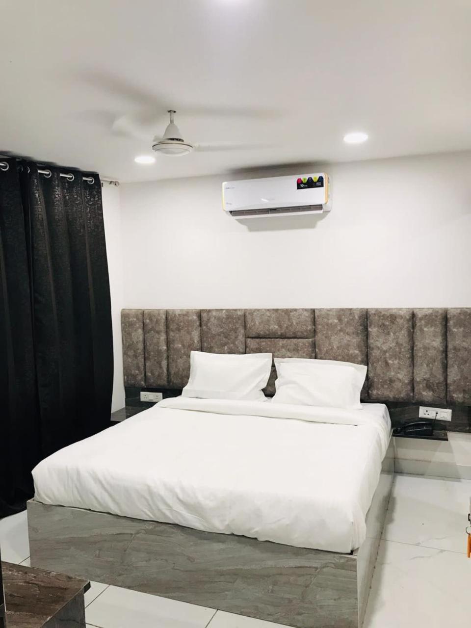 Near Delhi Airport Hotel 4*